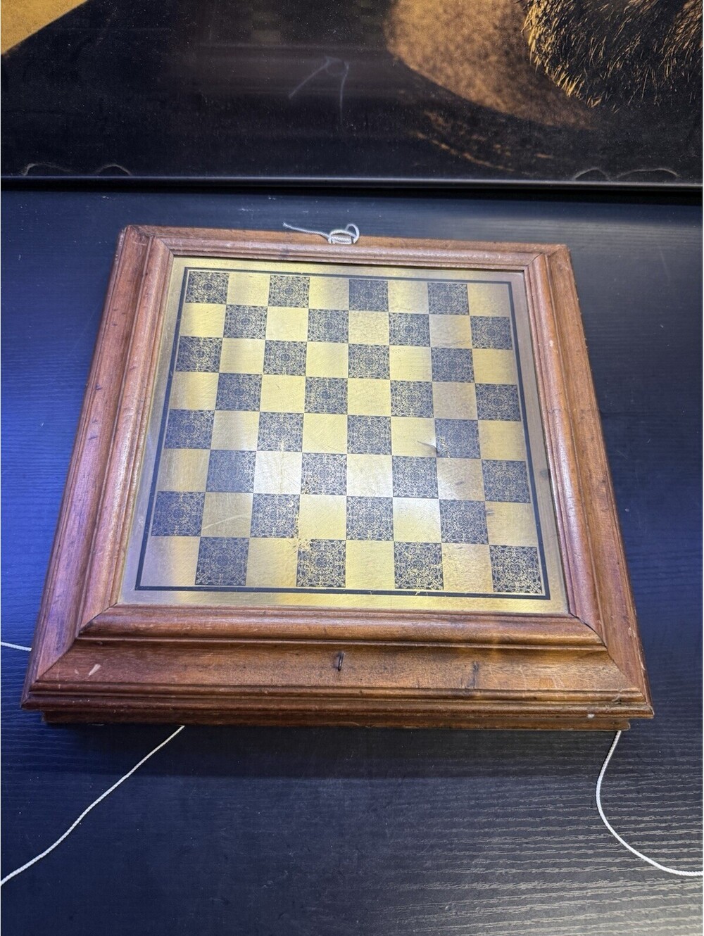 Vintage Berkeley Chess Victorian Theme Resin Chess Set In Wood Case Metal Board